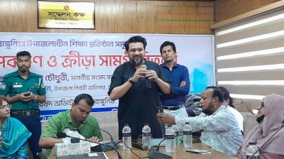 বাস্তব জীবনের প্রকৃত নায়ক হচ্ছেন সরকারি কর্মকর্তারা: হুম্মাম কাদের