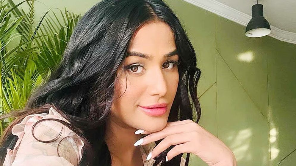 ২০১১ বিশ্বকাপের সেই বিতর্কিত ঘোষণা নিয়ে মুখ খুললেন পুনম পান্ডে