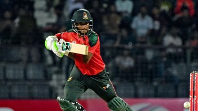 ব্যাটিং তাণ্ডব চালিয়ে সাজঘরে তানজিদ, ফিরলেন লিটনও