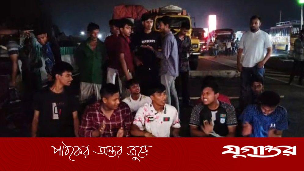 গাইবান্ধায় এসএসসি পরীক্ষার্থীদের প্রবেশপত্র না পেয়ে মহাসড়ক অবরোধ, প্রশাসনের হস্তক্ষেপ