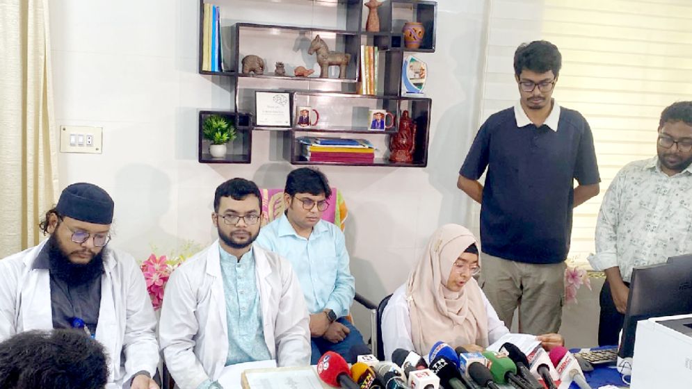 রামেক হাসপাতালের ইন্টার্ন চিকিৎসকদের কর্মবিরতি প্রত্যাহার