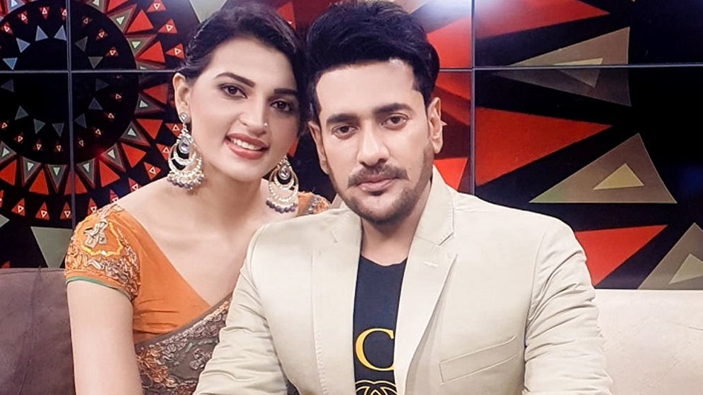 নিজেদের জীবনের গল্প নিয়ে পর্দায় ফিরছেন অনন্ত-বর্ষা