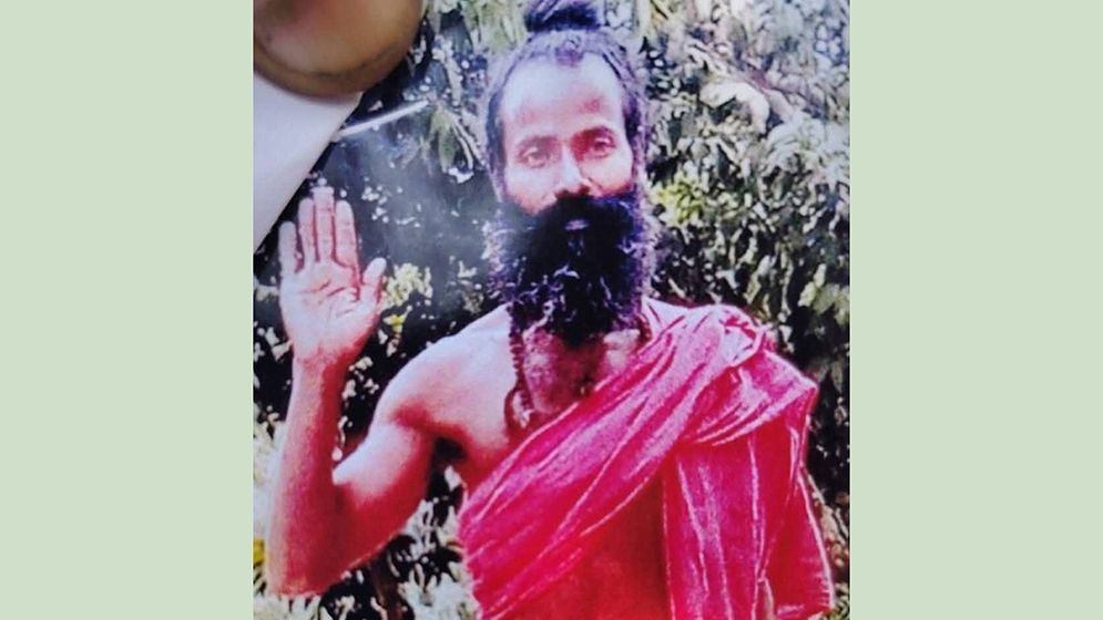 নিখোঁজের ৩ দিন পর দুর্গম পাহাড়ে মিলল সন্ন্যাসীর ঝুলন্ত লাশ