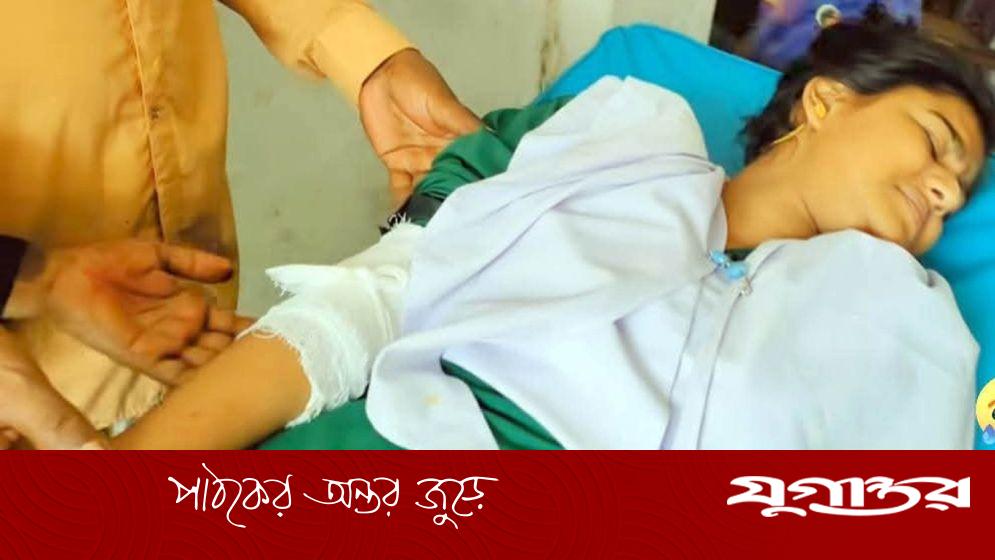এসএসসি পরীক্ষার্থীর হাত ভেঙে দিলেন চাচা, হাসপাতালে ভর্তি কিশোরী