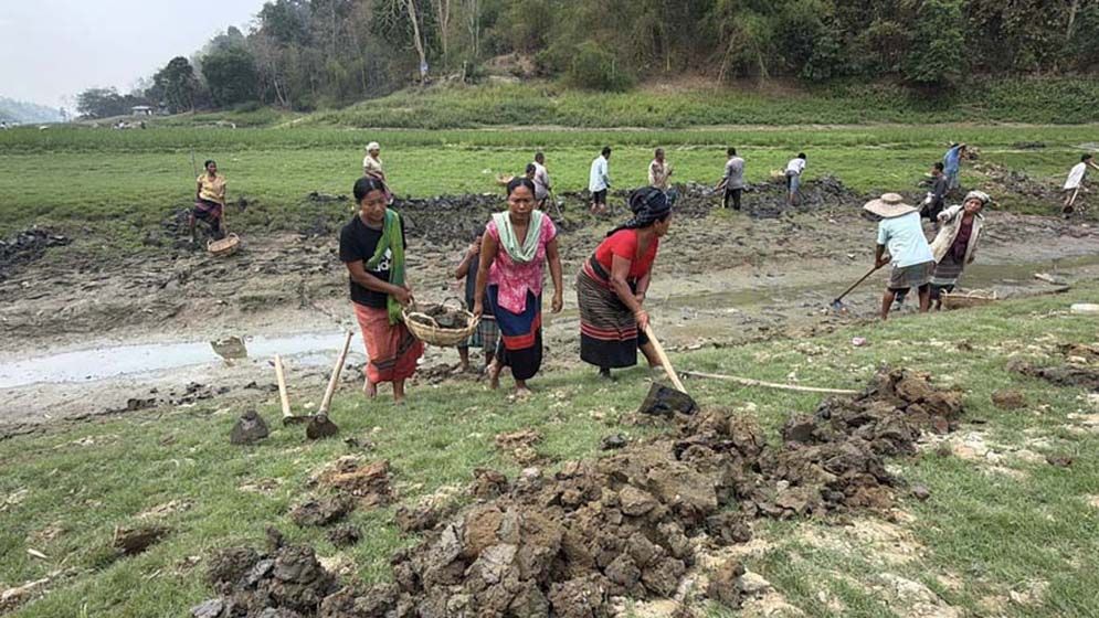 কাপ্তাই হ্রদের ৮ কিলোমিটার এলাকা জুড়ে খাল খনন শুরু, অংশ নিচ্ছেন ৬০০ গ্রামবাসী