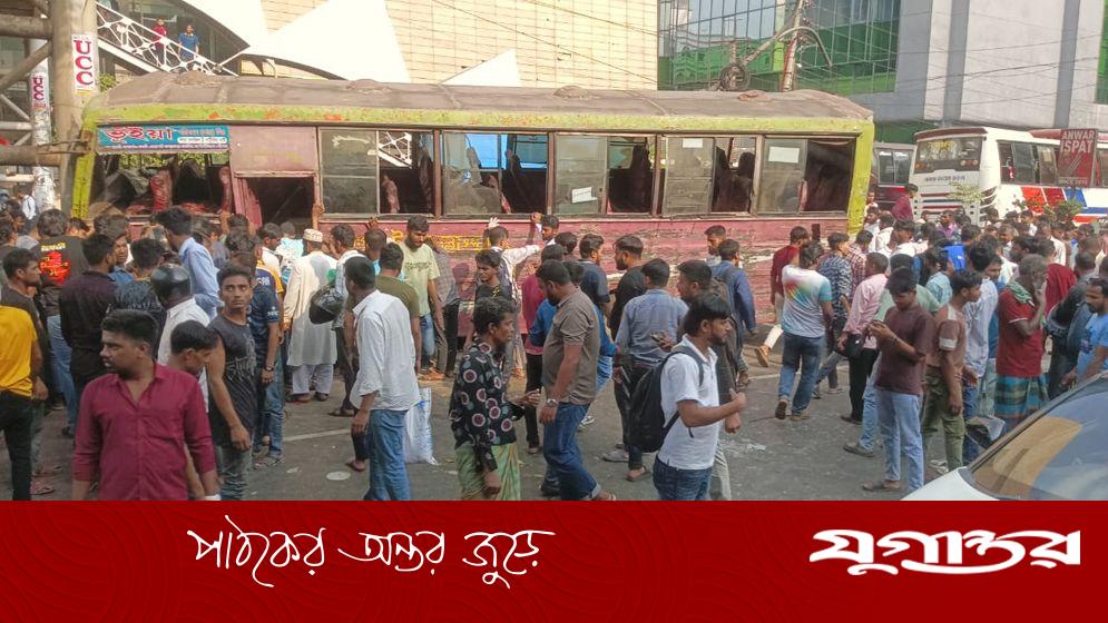 রাজধানীতে বাসের ধাক্কায় নিহত ২, আহত কয়েকজন