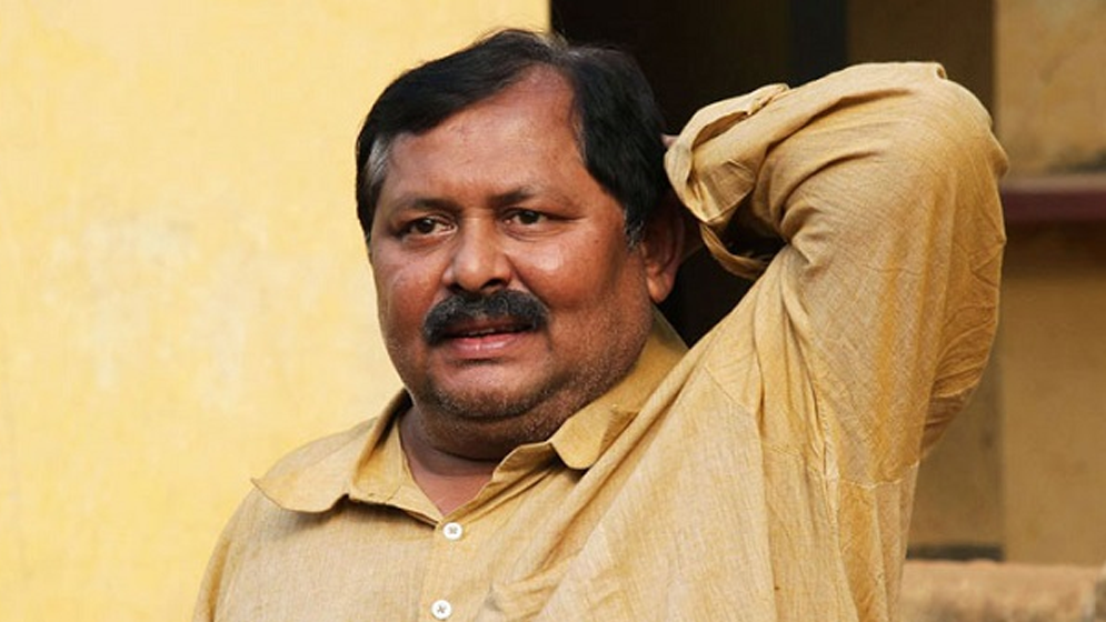রাজনীতিতে আসা অভিনয়শিল্পীদের একহাত নিলেন খরাজ মুখার্জি