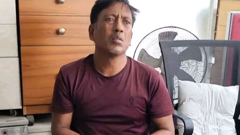 পর্নোগ্রাফি মামলায় কলেজশিক্ষক গ্রেফতার