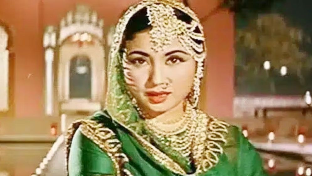 অভিনেত্রী মীনা কুমারীকে ছুরি দেখিয়ে অটোগ্রাফ আদায় ডাকাত অমৃত লালের