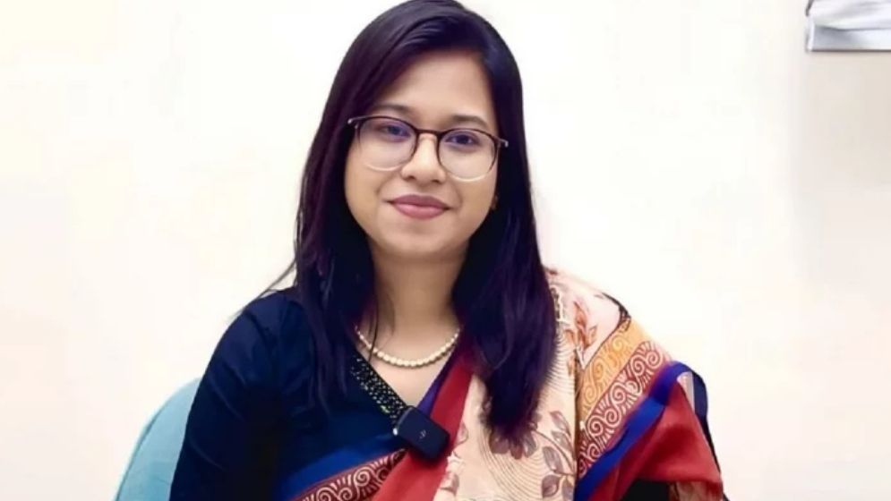 আপিল করতে ইসিতে যাচ্ছেন মনিরা শারমিন