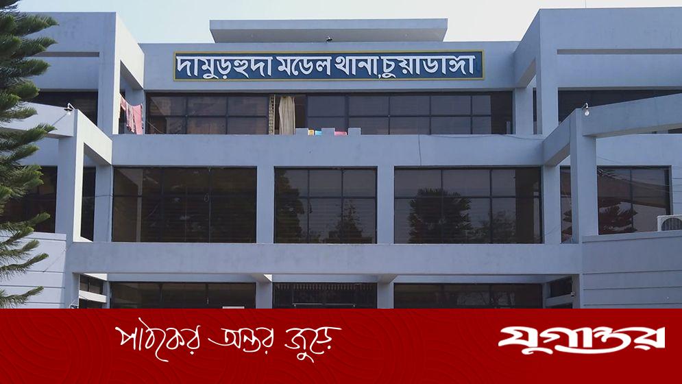 দর্শনায় সাংবাদিক লাঞ্ছনা: অভিযুক্তের পক্ষে ছাত্রদলের মানববন্ধন, ওসি ক্লোজড