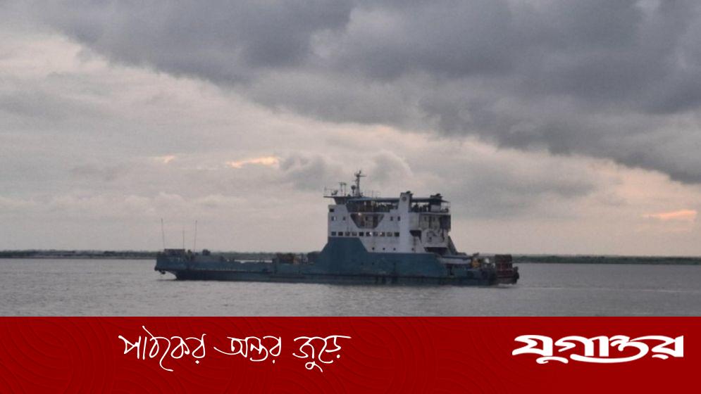 পাটুরিয়া-দৌলতদিয়া নৌরুটে এক ঘণ্টা বন্ধের পর ফেরি চলাচল স্বাভাবিক