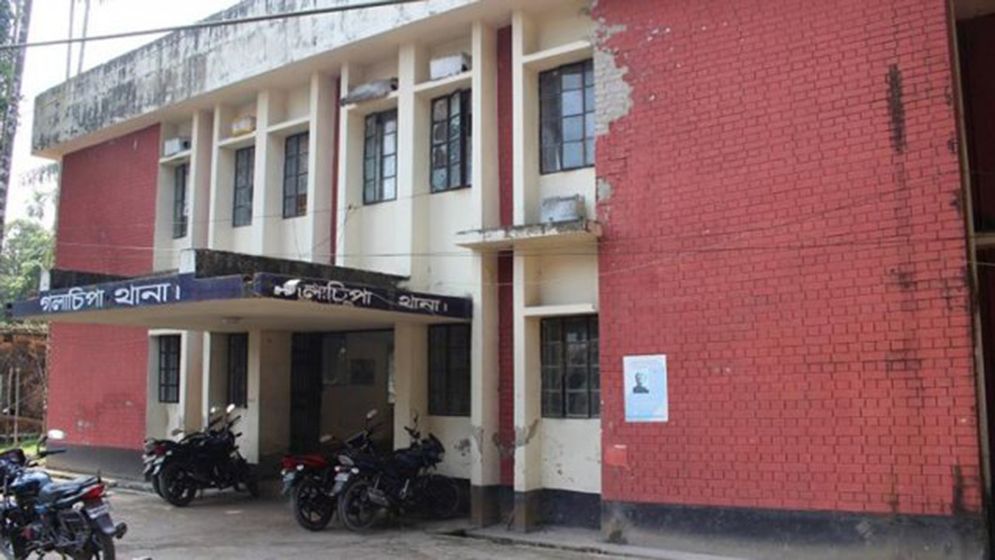 নবজাতককে পাচারের ঘটনায় দাদাসহ গ্রেফতার ২