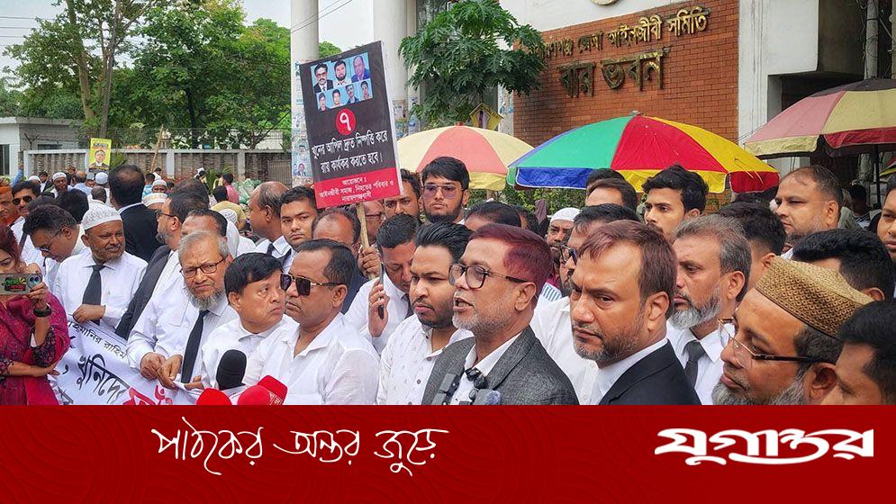 নারায়ণগঞ্জে ৭ খুনের এক যুগ: রায় কার্যকর দাবিতে মানববন্ধন