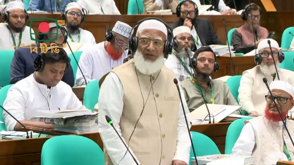 আমি কোন দল করব— উনাকে কি জিজ্ঞেস করা লাগবে