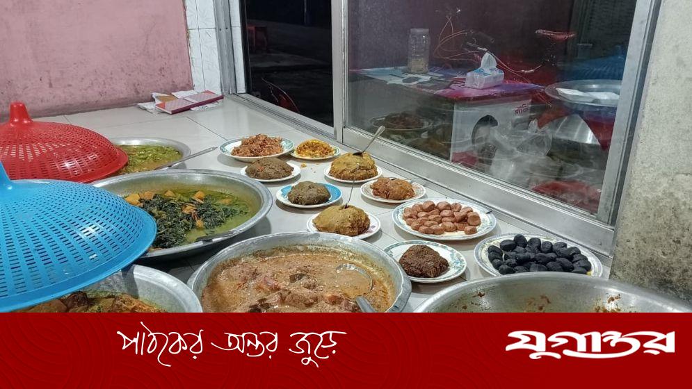 জাবি বটতলায় বাসি ভর্তা বিক্রির অভিযোগ, স্বাস্থ্যঝুঁকি নিয়ে উদ্বেগ