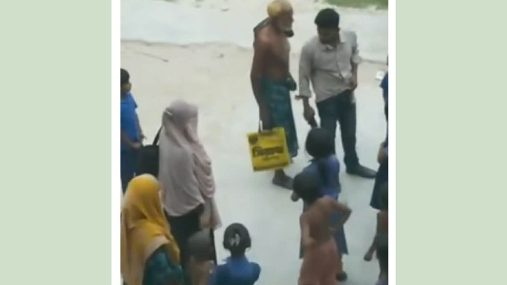 ছাত্র আন্দোলনের কথিত নেতার হাতে প্রধান শিক্ষকের লাঞ্ছিতের ভিডিও ভাইরাল