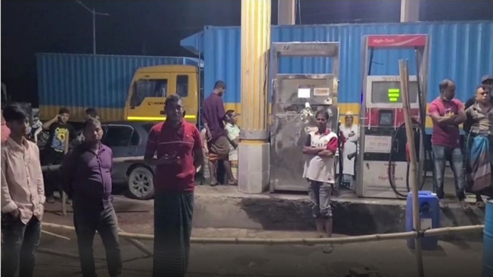 পাম্পে তেল কম দেওয়ায় ৫০ হাজার টাকা জরিমানা
