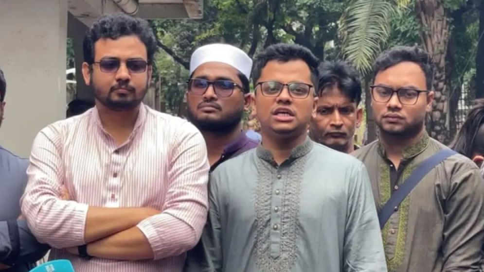 ‘এক দুই তিন চার-আদুভাই সিট ছাড়’