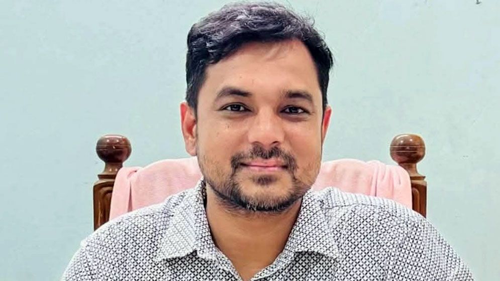 সাভারের সাব-রেজিস্ট্রার জাকির হোসেন প্রত্যাহার, বিভাগীয় মামলা