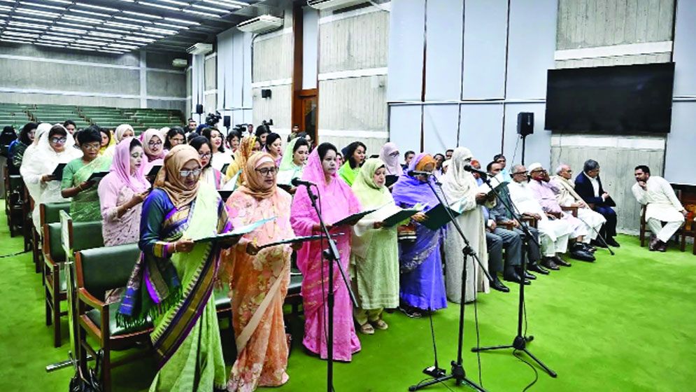 শপথ নিলেন নারী আসনের ৪৯ এমপি