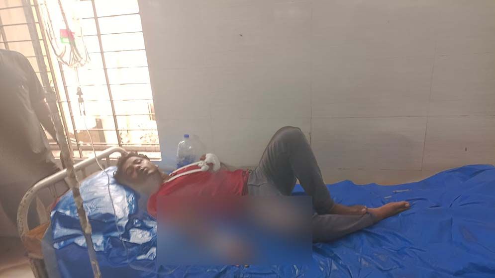 মাদককারবারিদের ধারাল অস্ত্রের কোপে র‌্যাবের তিন সদস্য আহত