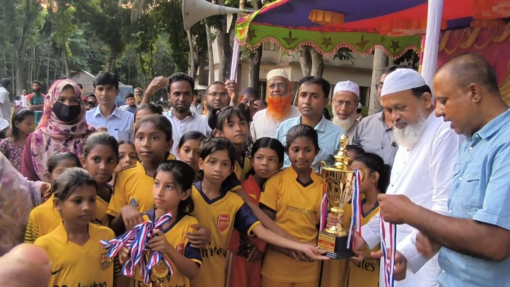 গোল্ডকাপ ফুটবলে হ্যাটট্রিক চ্যাম্পিয়ন আজমেহেরপুর