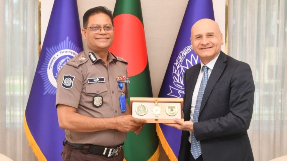 আইজিপির সঙ্গে ইতালির রাষ্ট্রদূতের সাক্ষাৎ