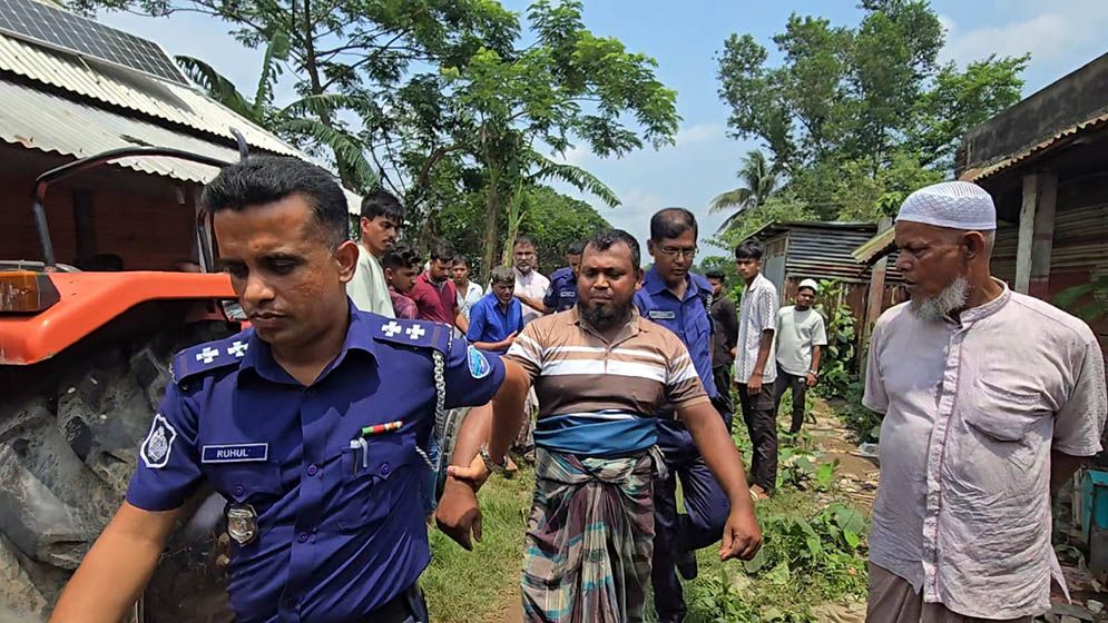 পাওনা টাকার জন্য কৃষককে আটকে রেখে নির্যাতন