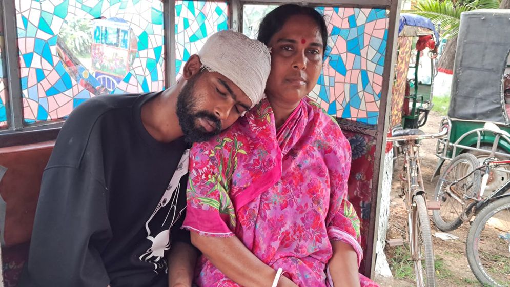 পূর্বশত্রুতার জেরে যুবককে পিটিয়ে জখম