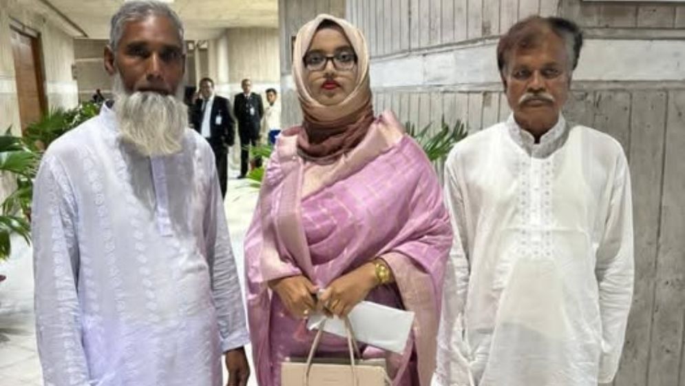এমপি তুলির আবেগঘন স্ট্যাটাস