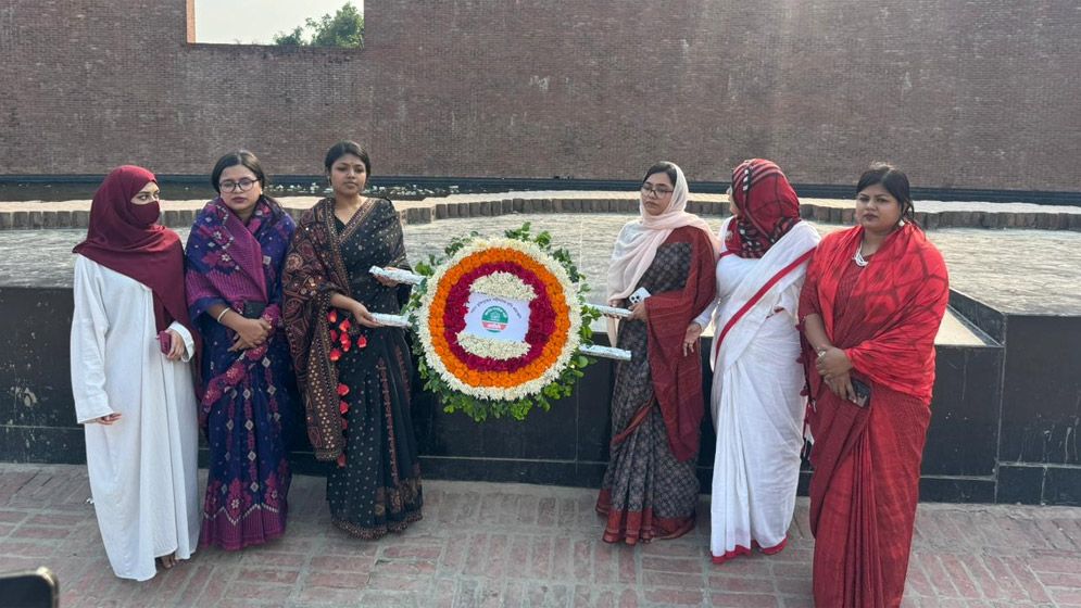 জুলাই শহীদ ও বীর মুক্তিযোদ্ধাদের প্রতি এনসিপির দুই এমপির শ্রদ্ধা