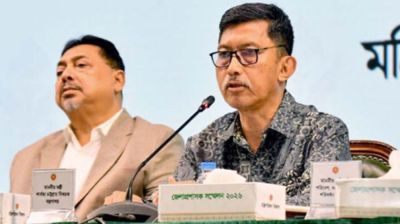 পার্বত্য চট্টগ্রামকে উন্নয়নের মূল স্রোতধারায় নিতে ডিসিদের ভূমিকা রাখতে হবে: দীপেন দেওয়ান