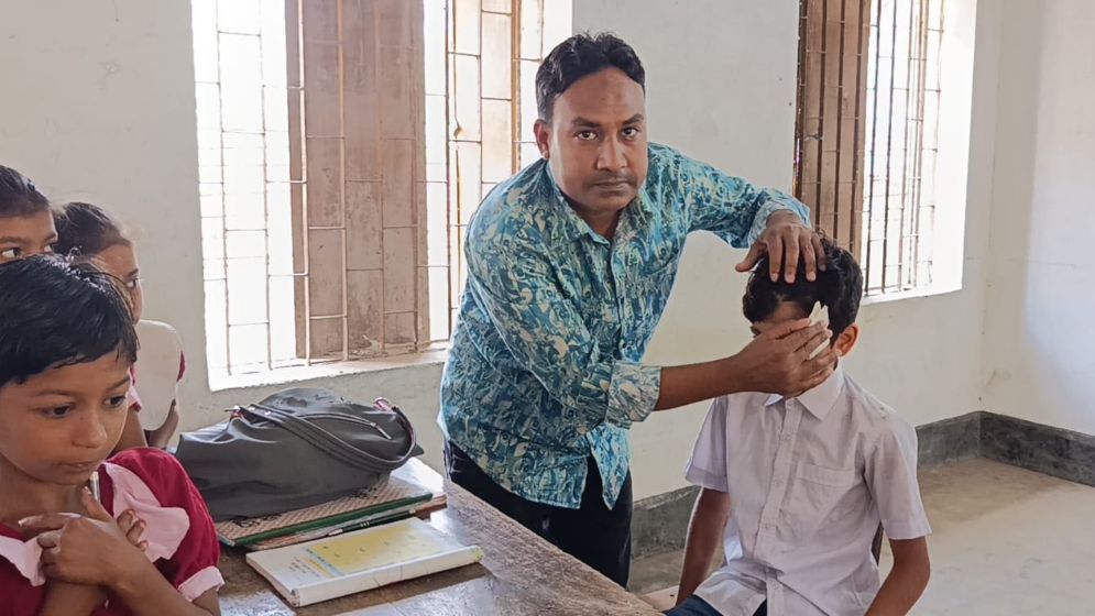 ক্লাস রুমে ফ্যান খুলে ৫ শিক্ষার্থী আহত