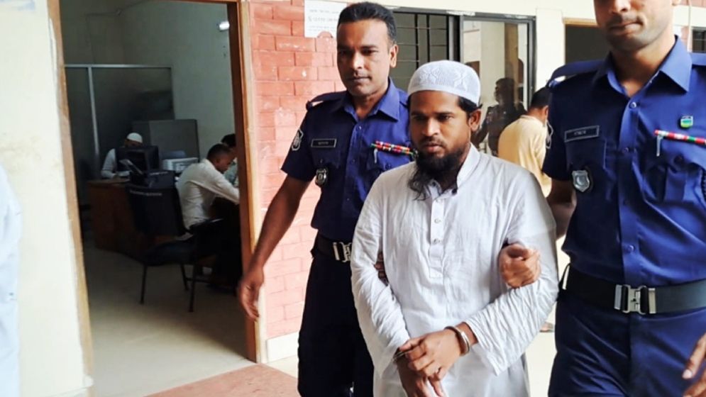 ছাত্রীকে ধর্ষণের আলোচিত মামলায় সেই শিক্ষক ৩ দিনের রিমান্ডে