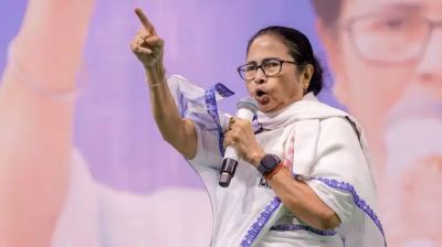 ‘সাবেক’ হয়েও সোশ্যাল মিডিয়ায় নিজেকে ‘মুখ্যমন্ত্রী’ই বলছেন মমতা
