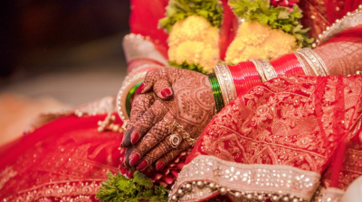 বিয়ে দিচ্ছে না পরিবার, পুলিশের কাছে পাত্র খুঁজে দেওয়ার আবেদন তরুণীর