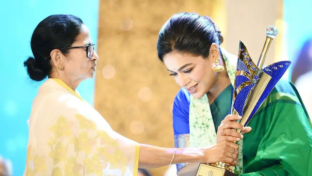 ‘দিদি যেখানে আমি সেখানে’ বলা সেই ইমন চক্রবর্তী এখন বিজেপির মঞ্চে