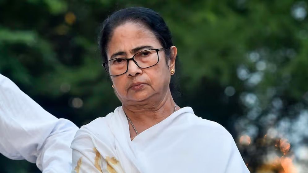 মমতার বিরুদ্ধে যে অভিযোগ তুললেন তাপসপত্নী নন্দিনী