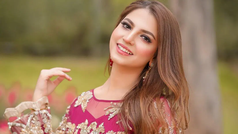 ‘ভালোবাসার জন্য ক্যারিয়ার বিসর্জন নয়’