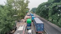 ঢাকা-চট্টগ্রাম মহাসড়কে ১৩ কিলোমিটার যানজট