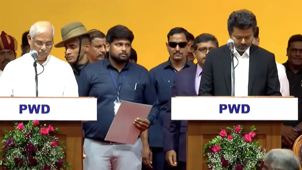 তামিলনাড়ুর মুখ্যমন্ত্রী হিসেবে শপথ নিলেন বিজয়
