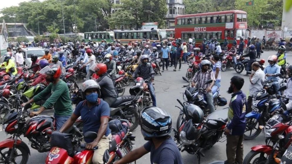 মোটরসাইকেলে সিসিভেদে বছরে যত টাকা কর দেওয়া লাগবে