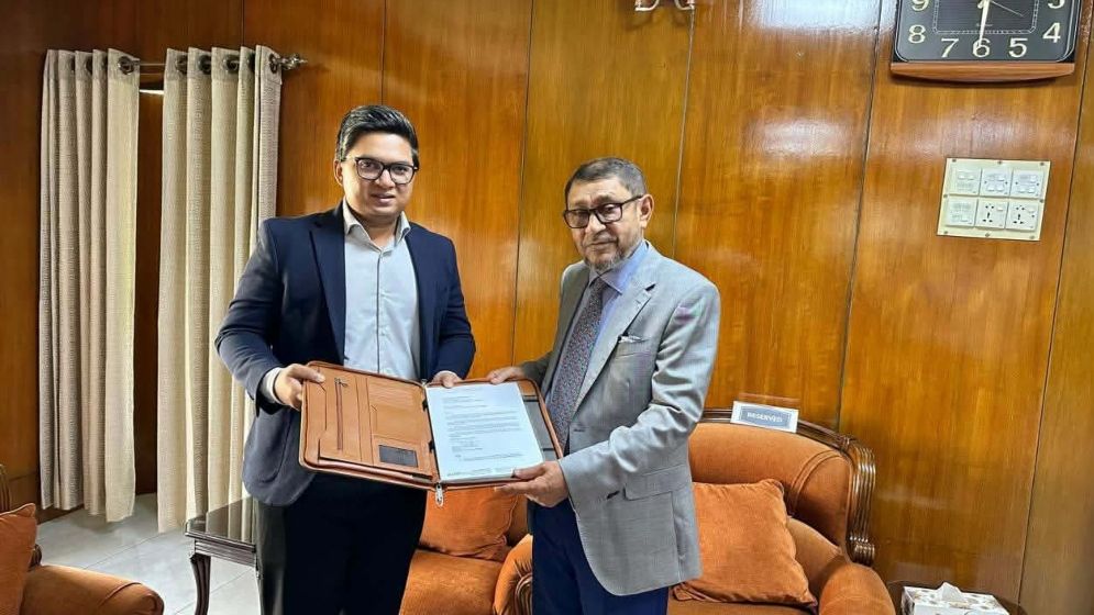 স্বাস্থ্য মন্ত্রণালয়ে ১০টি নিওনেটাল ও পেডিয়াট্রিক ভেন্টিলেটর হস্তান্তর রেডিয়েন্টের