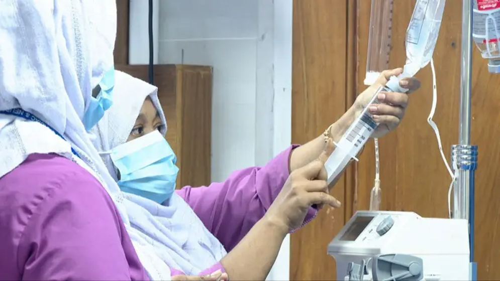 বাংলাদেশি নার্সদের বিদেশে ক্যারিয়ার গড়ার সুযোগ কতটা?