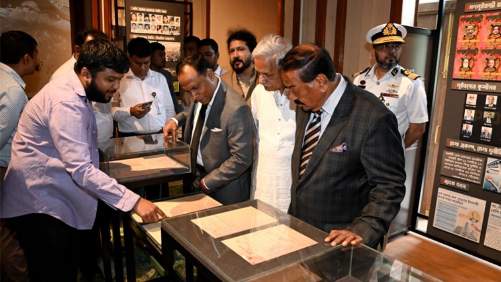 জুলাই গণঅভ্যুত্থান স্মৃতি জাদুঘর পরিদর্শনে স্পিকার, ডেপুটি স্পিকার ও সংস্কৃতিমন্ত্রী