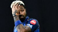 দলে হার্দিকের না থাকার কারণ জানালেন মুম্বাইয়ের কোচ