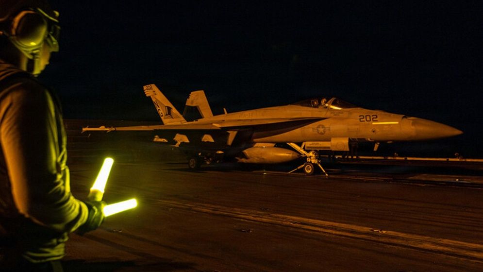 যুদ্ধবিরতি ব্যর্থ হলে ইরানে ‘অপারেশন স্লেজহ্যামার’ শুরুর ইঙ্গিত যুক্তরাষ্ট্রের