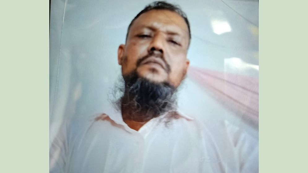মৃত ঘোষণা, কবর খোঁড়ার পর নড়েচড়ে উঠলেন যুবক