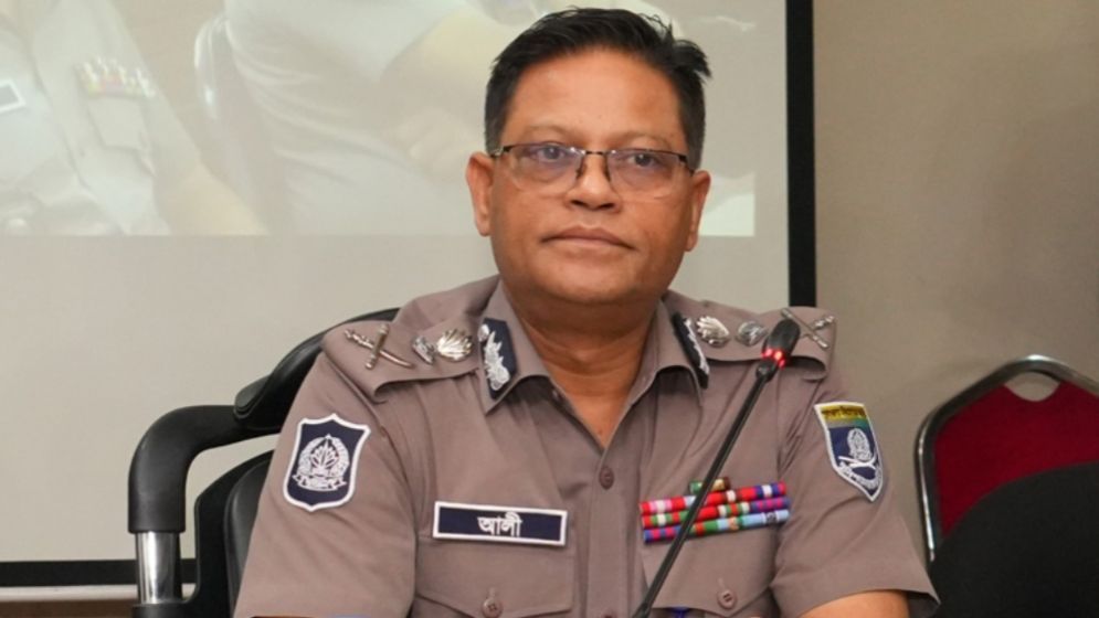 পুলিশের ‘বদলি বাণিজ্যে’ আইজিপির অসন্তোষ